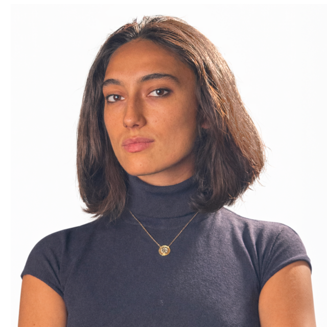 https://www.contemporaneaprogetti.it/wp-content/uploads/2026/03/Giuliana-di-Bari-foto-BIO-640x640.png